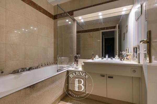 Courbevoie, Appartement 2 Chambres -  93 m² à vendre