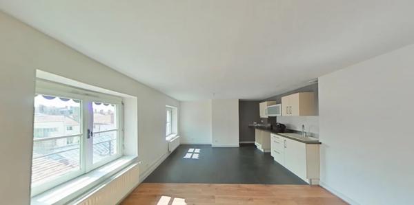 APPARTEMENT T4 A LOUER - LYON 2EME ARRONDISSEMENT Ampere-Ainay 78.31 m 2 1 345 € charges comprises par mois