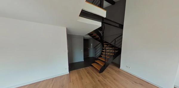 APPARTEMENT T4 A LOUER - LYON 2EME ARRONDISSEMENT Ampere-Ainay 78.31 m 2 1 345 € charges comprises par mois