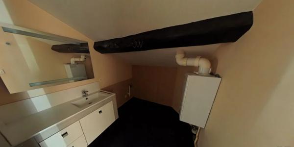 APPARTEMENT T4 A LOUER - LYON 2EME ARRONDISSEMENT Ampere-Ainay 78.31 m 2 1 345 € charges comprises par mois