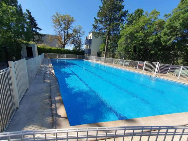 APPARTEMENT 3 PIECES - PARKING ET PISCINE