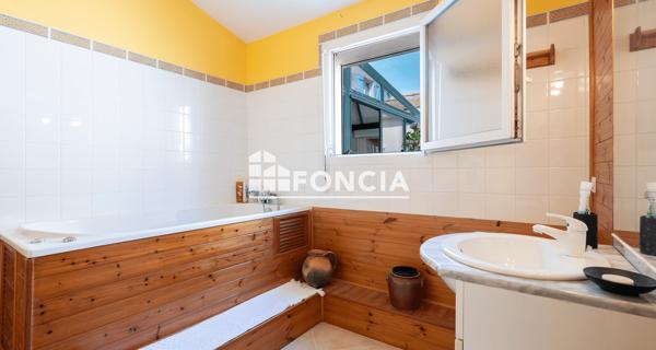À vendre Maison 6 pièces 160 m² - Rochefort 17300