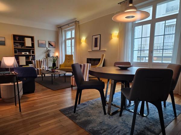 Dinard Ecluse: Appartement de 111m² rénové par un architecte d'intérieur:double séjour,cuisine,3 chambres, 2 salles d'eau