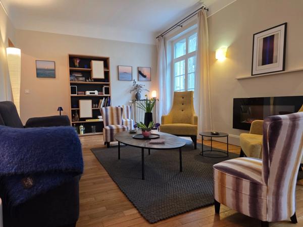 Dinard Ecluse: Appartement de 111m² rénové par un architecte d'intérieur:double séjour,cuisine,3 chambres, 2 salles d'eau