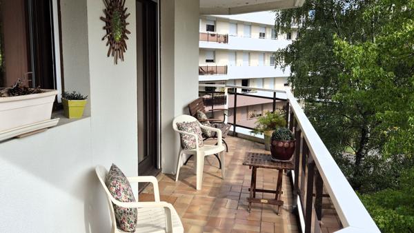 Appartement de 3 pièces très lumineux avec balcon, cave et garage, proche du centre de La Motte-Servolex
