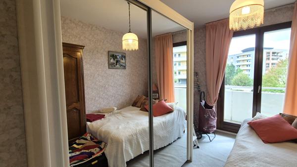 Appartement de 3 pièces très lumineux avec balcon, cave et garage, proche du centre de La Motte-Servolex