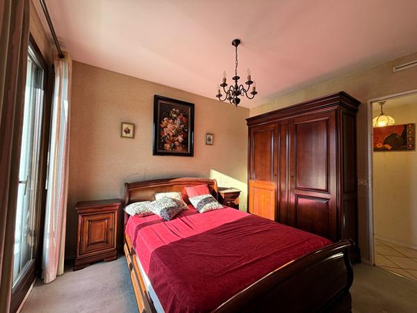 Appartement de 3 pièces très lumineux avec balcon, cave et garage, proche du centre de La Motte-Servolex