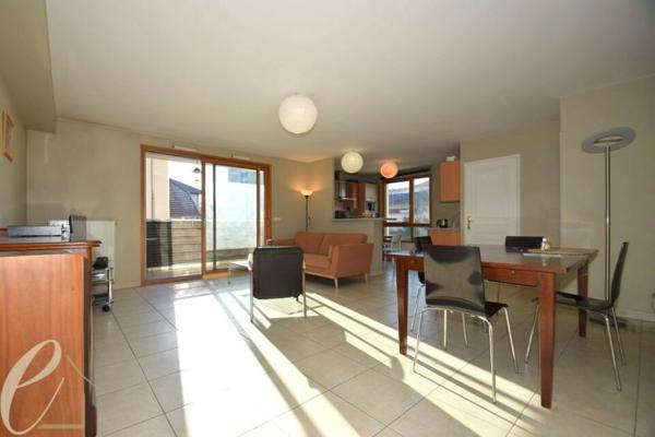 Lyon 8ème rue Volnay – Agréable T4 meublé de 85 m² avec balcon et garage en sous-sol