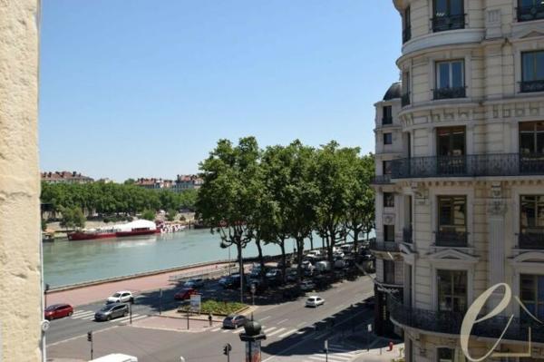 Lyon 8ème rue Volnay – Agréable T4 meublé de 85 m² avec balcon et garage en sous-sol