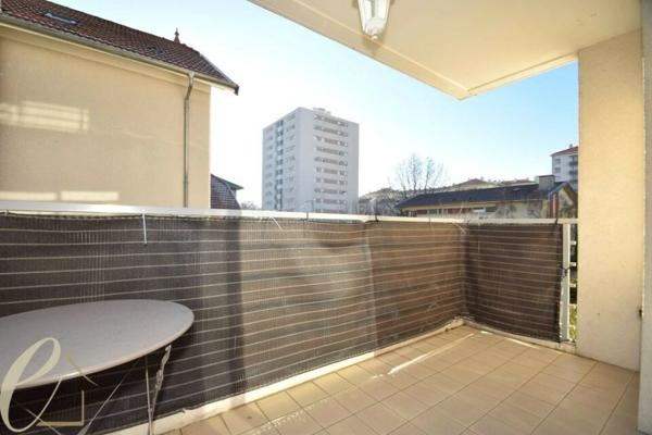Lyon 8ème rue Volnay – Agréable T4 meublé de 85 m² avec balcon et garage en sous-sol