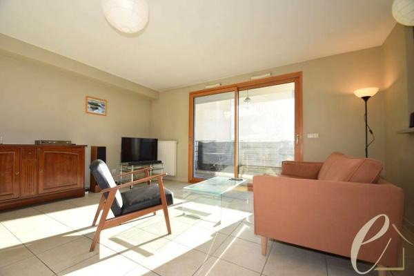 Lyon 8ème rue Volnay – Agréable T4 meublé de 85 m² avec balcon et garage en sous-sol