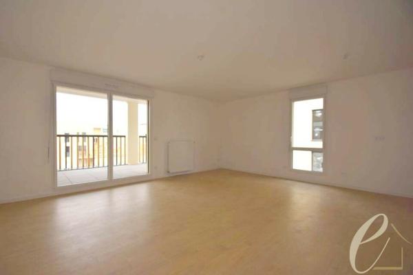 L’ISLE D’ABEAU Av. Henri Bergson – Appartement T3 de 65,20 m² avec balcon de 8,69 m² exposé Ouest et Box fermé en sous-sol