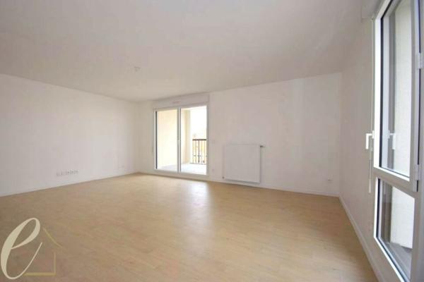 L’ISLE D’ABEAU Av. Henri Bergson – Appartement T3 de 65,20 m² avec balcon de 8,69 m² exposé Ouest et Box fermé en sous-sol