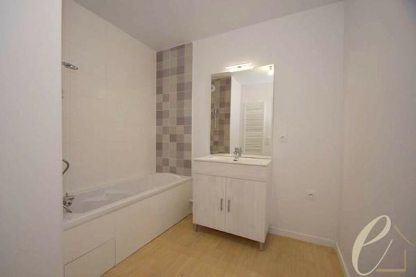 L’ISLE D’ABEAU Av. Henri Bergson – Appartement T3 de 65,20 m² avec balcon de 8,69 m² exposé Ouest et Box fermé en sous-sol