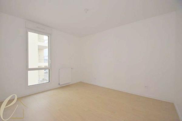 L’ISLE D’ABEAU Av. Henri Bergson – Appartement T3 de 65,20 m² avec balcon de 8,69 m² exposé Ouest et Box fermé en sous-sol