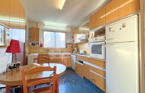 ROYAN CENTRE VILLE APPARTEMENT T5 AVEC APERCU MER