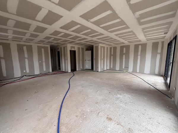 Aubagne, Camp Major : Maison neuve,  Plain pied à finir sur terrain 758 m² (possibilité jusqu'à 132 m²)