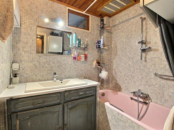 Appartement Avignon 4 pièce(s) 69.27 m2 actuellement loué , bonne rentabilité, proche commodités.