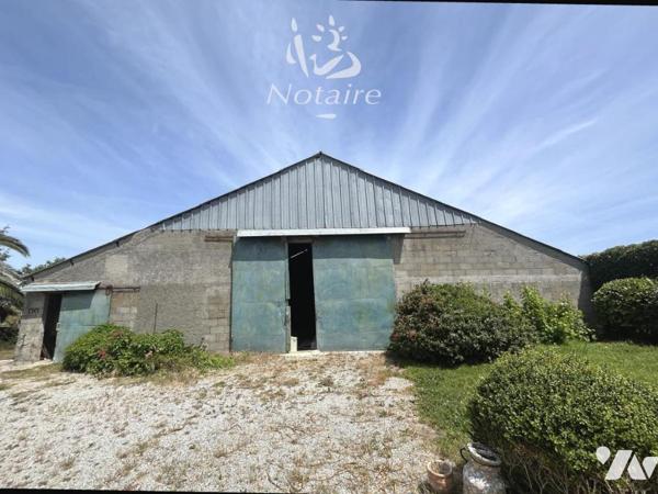 Corps de ferme à rénover en campagne- PLOUESCAT