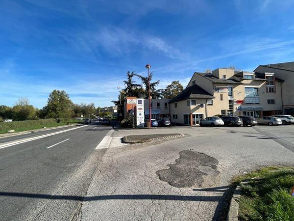 Rodez, Avenue de la Gineste, local commercial