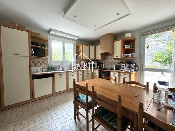 À VENDRE Propriété 5 pièces sur terrain 1300 m2 LAVAL CENTRE