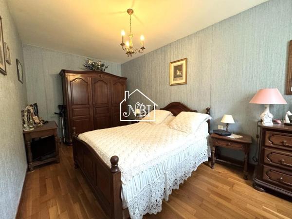 À VENDRE Propriété 5 pièces sur terrain 1300 m2 LAVAL CENTRE