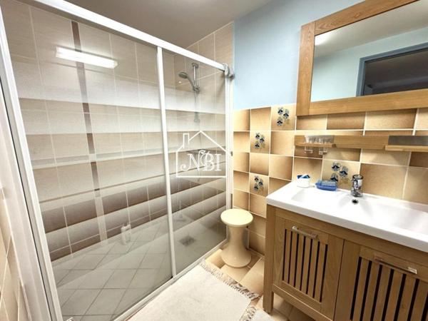 À VENDRE Propriété 5 pièces sur terrain 1300 m2 LAVAL CENTRE