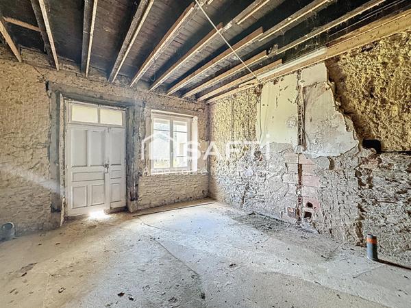 Maison en pisé au superbe potentiel