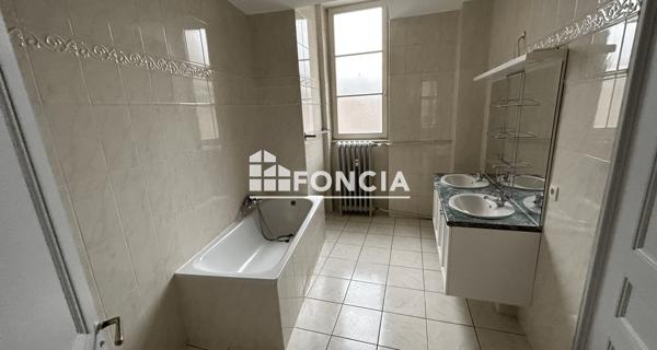 Location Appartement 7 pièces 196.73 m² - Strasbourg 67000