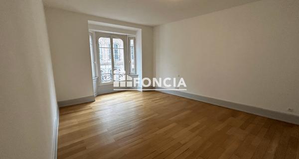 Location Appartement 7 pièces 196.73 m² - Strasbourg 67000