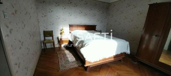 Maison à restaurer, à fort potentiel, nombreuses dépendances