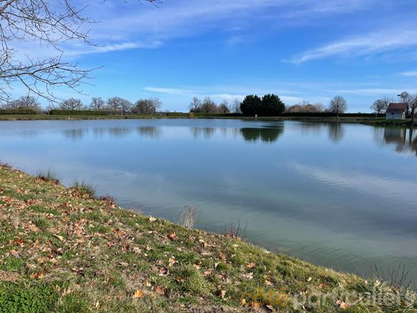 Vente Terrain25630 m² - saint pierre les bois (18170)