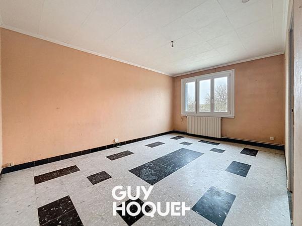 Maison 4 pièces 96.08 m2 / Fort potentiel / Maison de plain-pied / dépendances / 1 500 m² de terrain