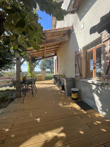 Maison
         6 pièces
        - 180 m² 220 000 € *
