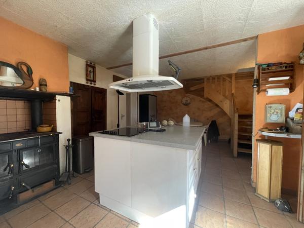 Maison
         6 pièces
        - 180 m² 220 000 € *