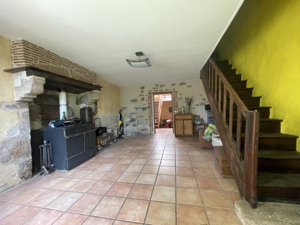 Maison
         6 pièces
        - 180 m² 220 000 € *