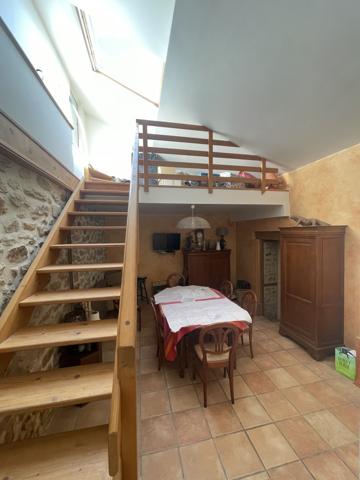 Maison
         6 pièces
        - 180 m² 220 000 € *