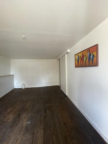 Maison
         6 pièces
        - 180 m² 220 000 € *