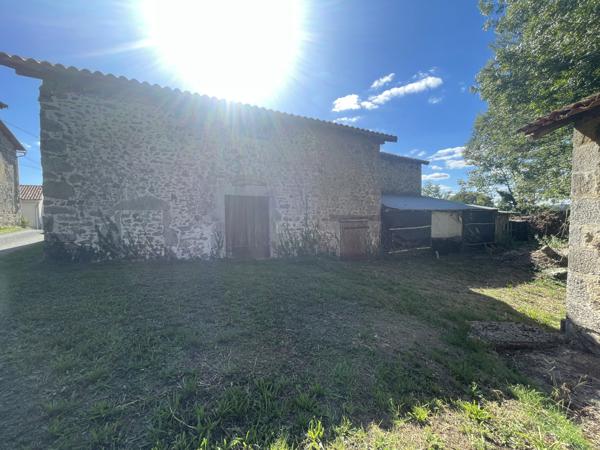 Maison
         6 pièces
        - 180 m² 220 000 € *