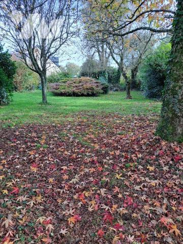 AUX PORTES DE QUIMPERLE - Maison d'habitation composée d'une entrée , un salon/séjour avec chem...
