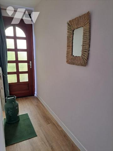 AUX PORTES DE QUIMPERLE - Maison d'habitation composée d'une entrée , un salon/séjour avec chem...