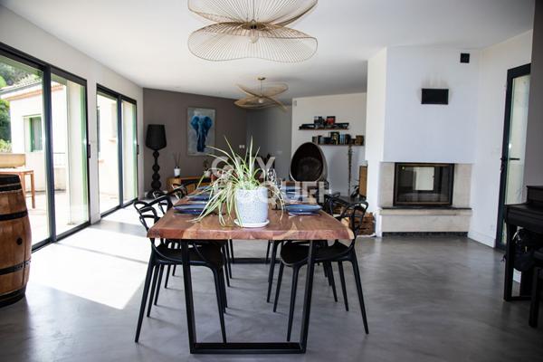 Maison de caractère + appartement indépendant avec piscine sur Aubenas