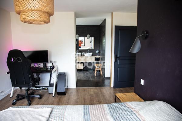 Maison de caractère + appartement indépendant avec piscine sur Aubenas