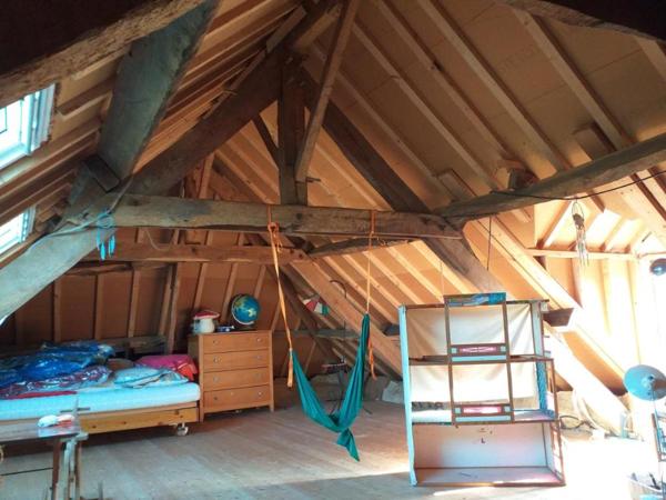 Campagne ensemble de maisons et dépendances an pierres sur 45 923m²