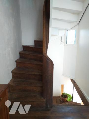 Campagne ensemble de maisons et dépendances an pierres sur 45 923m²