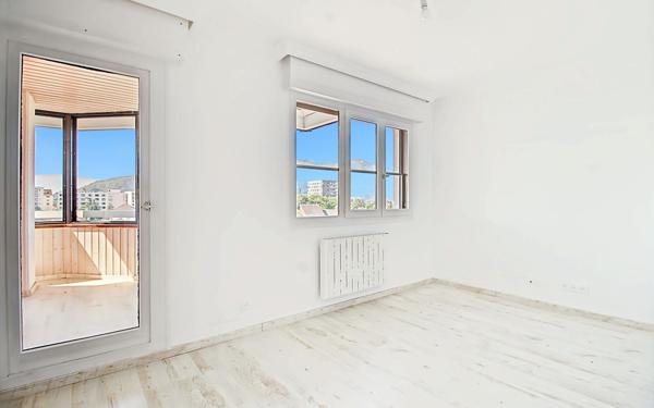 Appartement à vendre    5 pièces • 143,77 m2 Ambilly