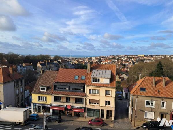 BOULOGNE SUR MER A VENDRE APPARTEMENT AVEC CAVE ET PLACE DE STATIONNEMENT