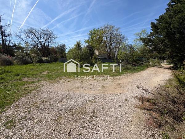 RARE - TERRAIN CONSTRUCTIBLE VIABILISÉ 961 M²
