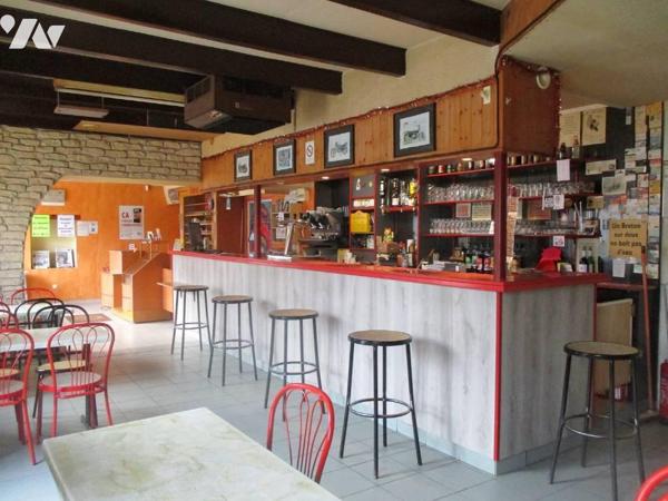 RESTAURANT AUX PORTES DE CARHAIX ET DE LA VALLEE DES SAINTS CARNOET
