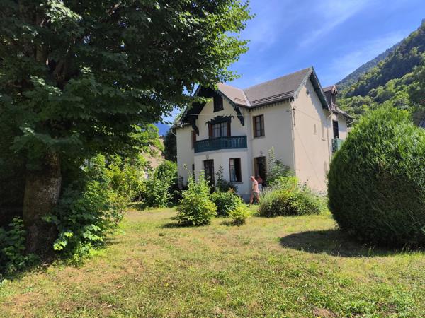 Bagnères-de-Luchon (31110) Maison 157 m² 8 pièces Bagnères de Luchon